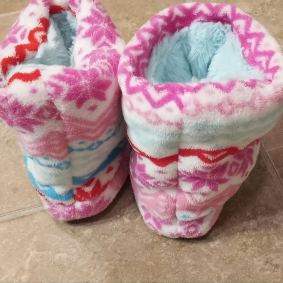 Plush Indoor Winter Slipper Boots Soft Grip Soles - Picture 2 of 5